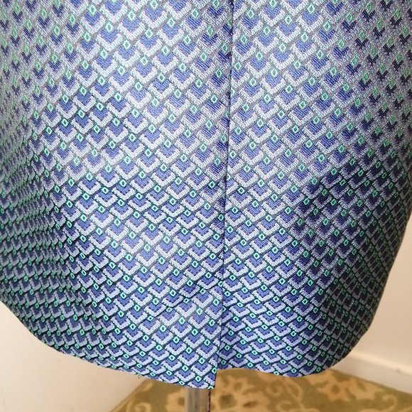 Stunning Geometric skirt - Picture 2 of 4